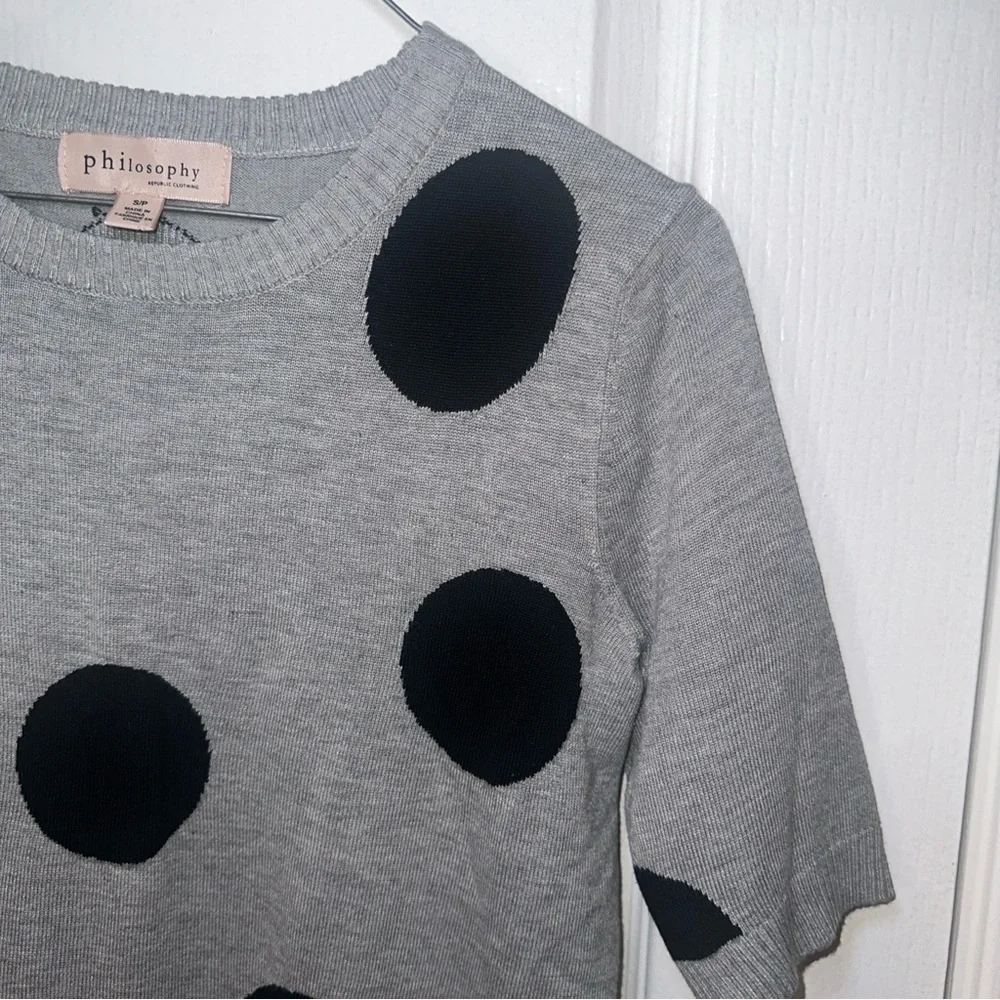 philosophy Women’s Grey With Black Polk Dots Sweater Size Small Rayon‎ And Nylon